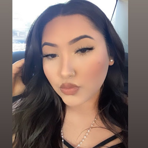 Meet your Posher, Vianey - Picture 1 of 1